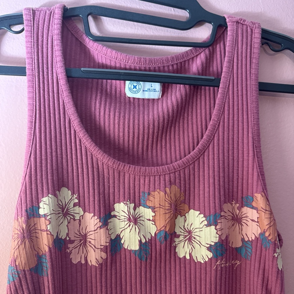 Hurley Women's Ribbed Tank Top with Floral Design - Mauve